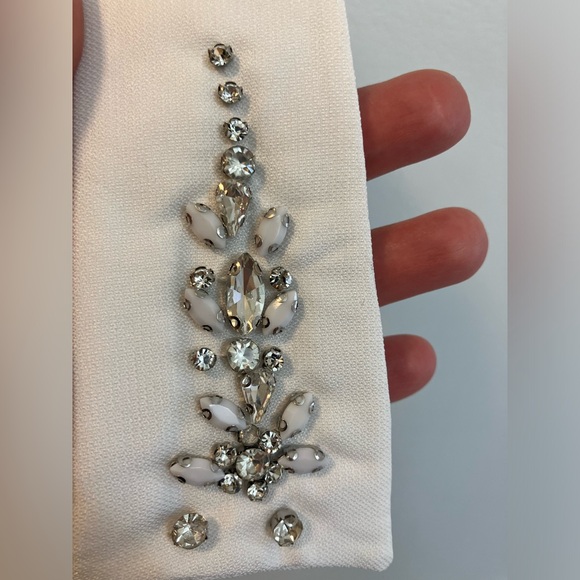 Faux Collar White Rhinestone - Picture 3 of 3